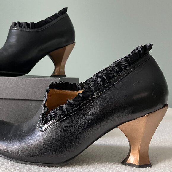 Fluevog Bernini Baroque Gold Pumps Size 9 - Picture 3 of 7